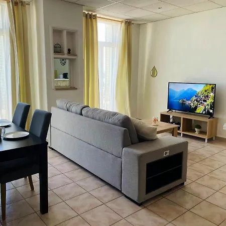 De 2 A A 500 M De La Plage Avec Wifi Apartment