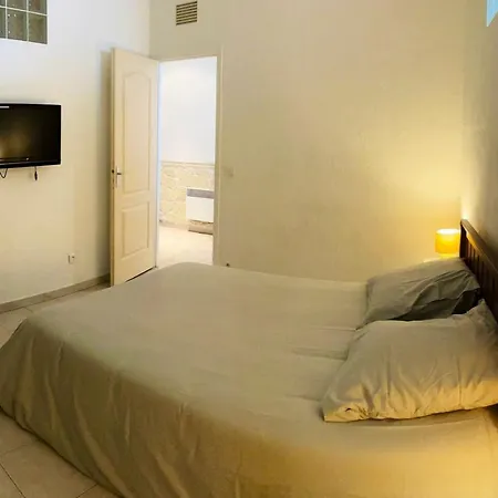 De 2 A A 500 M De La Plage Avec Wifi Appartement *